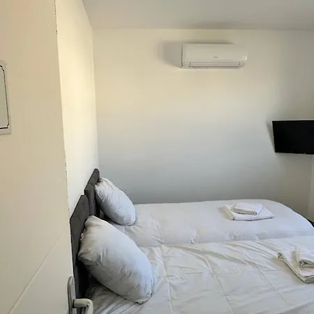 Апартаменты House 20 With 5 Bedrooms Lechaffardcom *