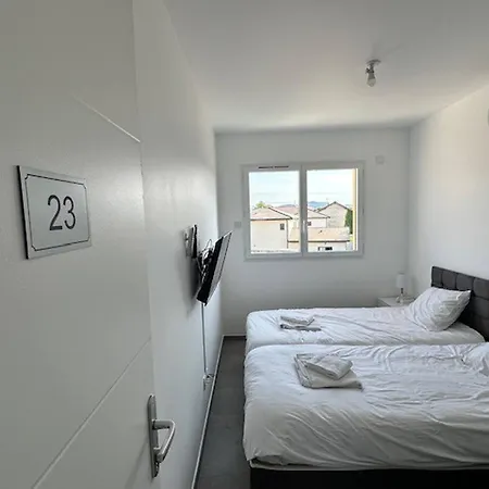 Апартаменты House 20 With 5 Bedrooms Lechaffardcom Satolas-et-Bonce