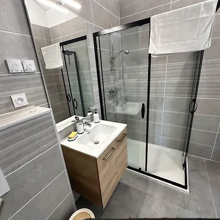 House 20 With 5 Bedrooms Lechaffardcom Апартаменты