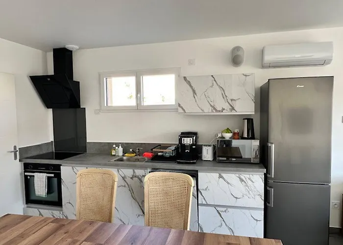 Апартаменты House 20 With 5 Bedrooms Lechaffardcom Satolas-et-Bonce